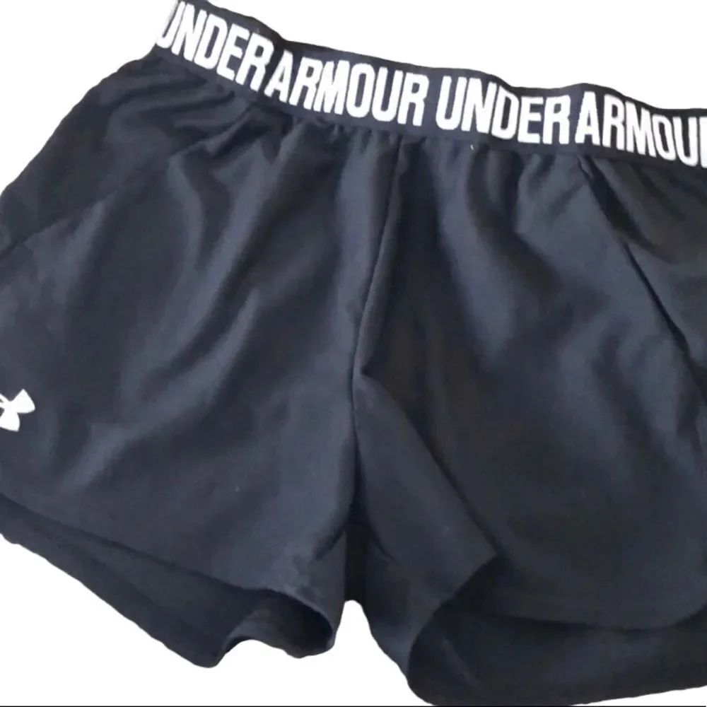 Under Armour loose fit ladies size small shorts
